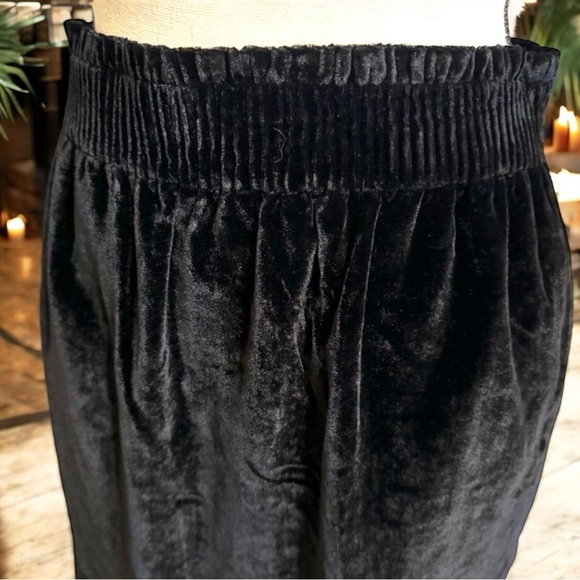 J. CREW Black Velvet Pull On Stretch Mini Skirt w/ Pockets - Size 4 - Academia - Picture 3 of 6